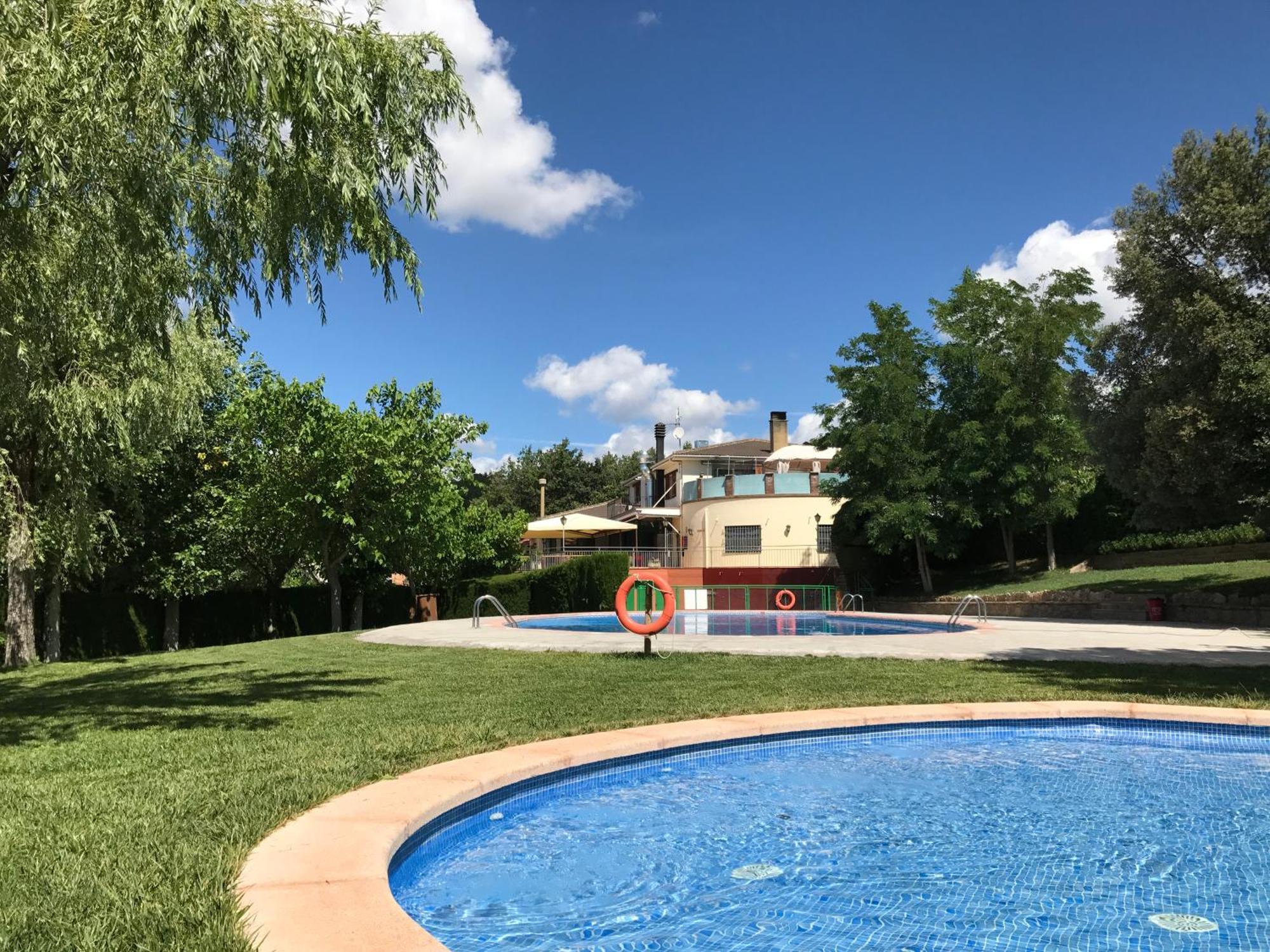 Bungalows - Camping El Solsones Solsona Exteriör bild