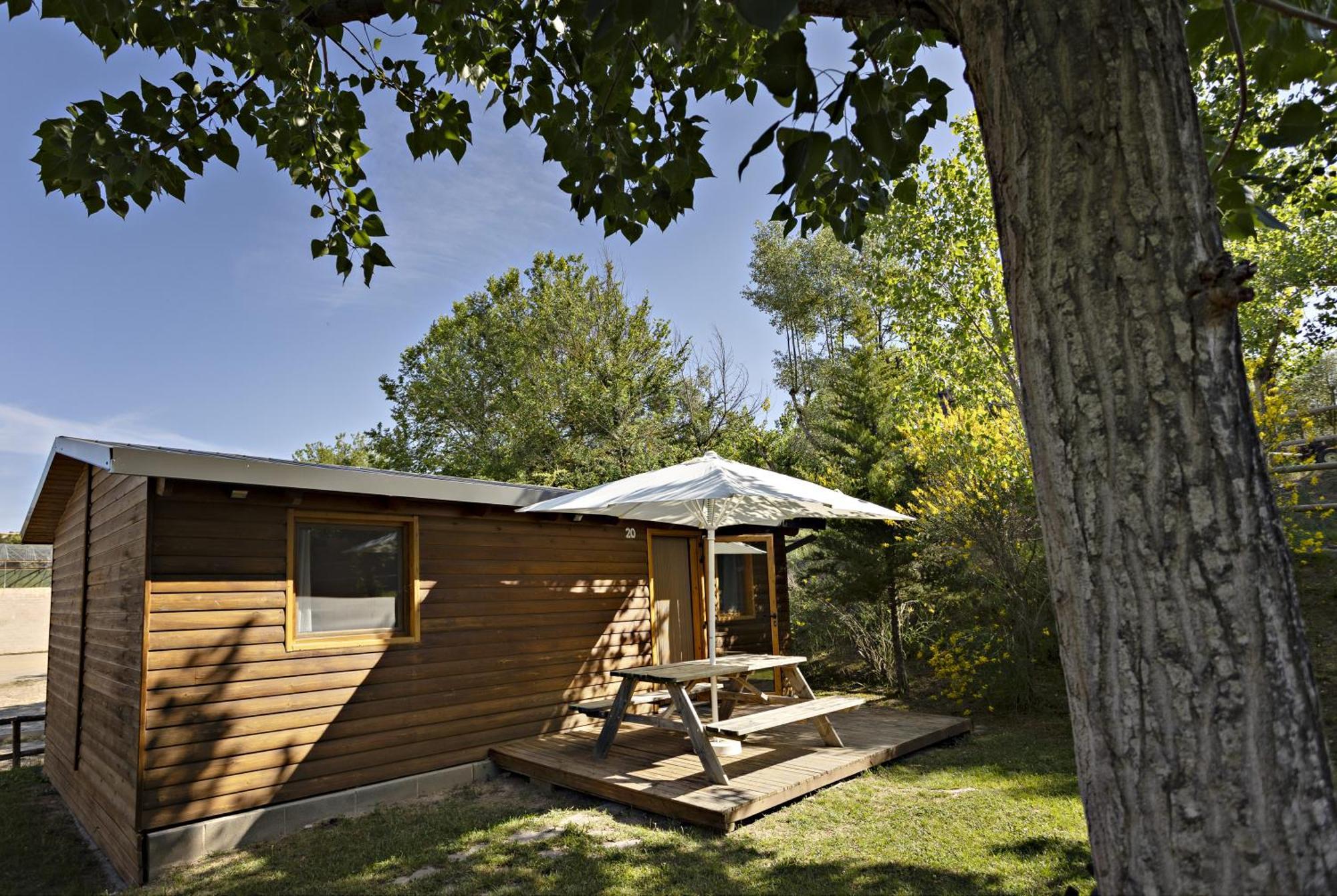 Bungalows - Camping El Solsones Solsona Exteriör bild